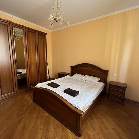Central House Liov Exterior foto